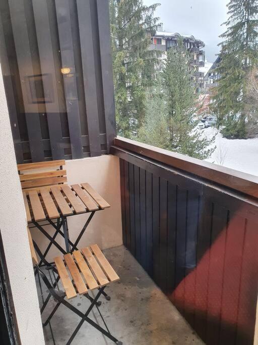 Joli Appartement Le Chamois Blanc Chamonix, Parking المظهر الخارجي الصورة